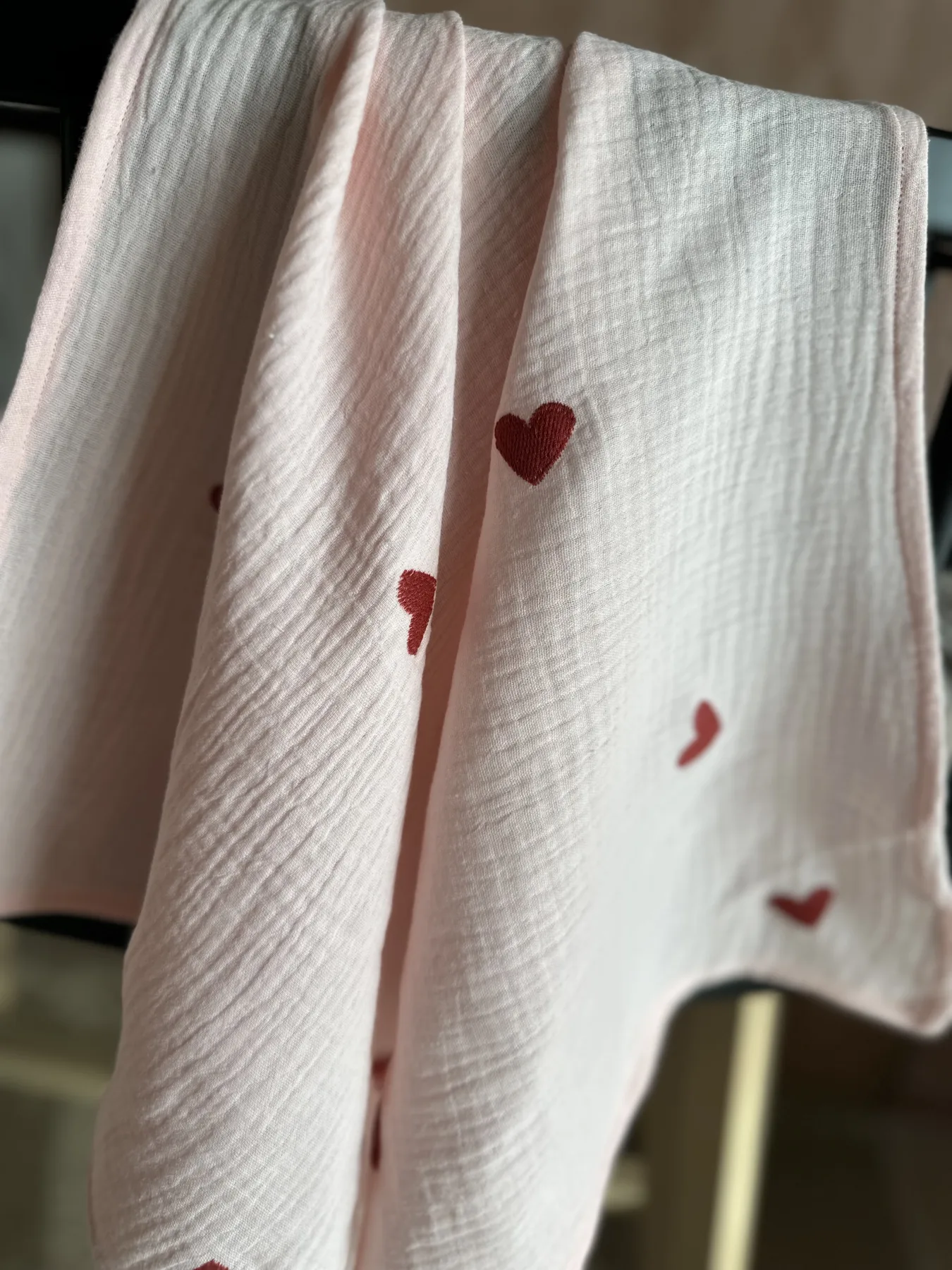 Hydrofiele doek - Broderie hartjes Roze