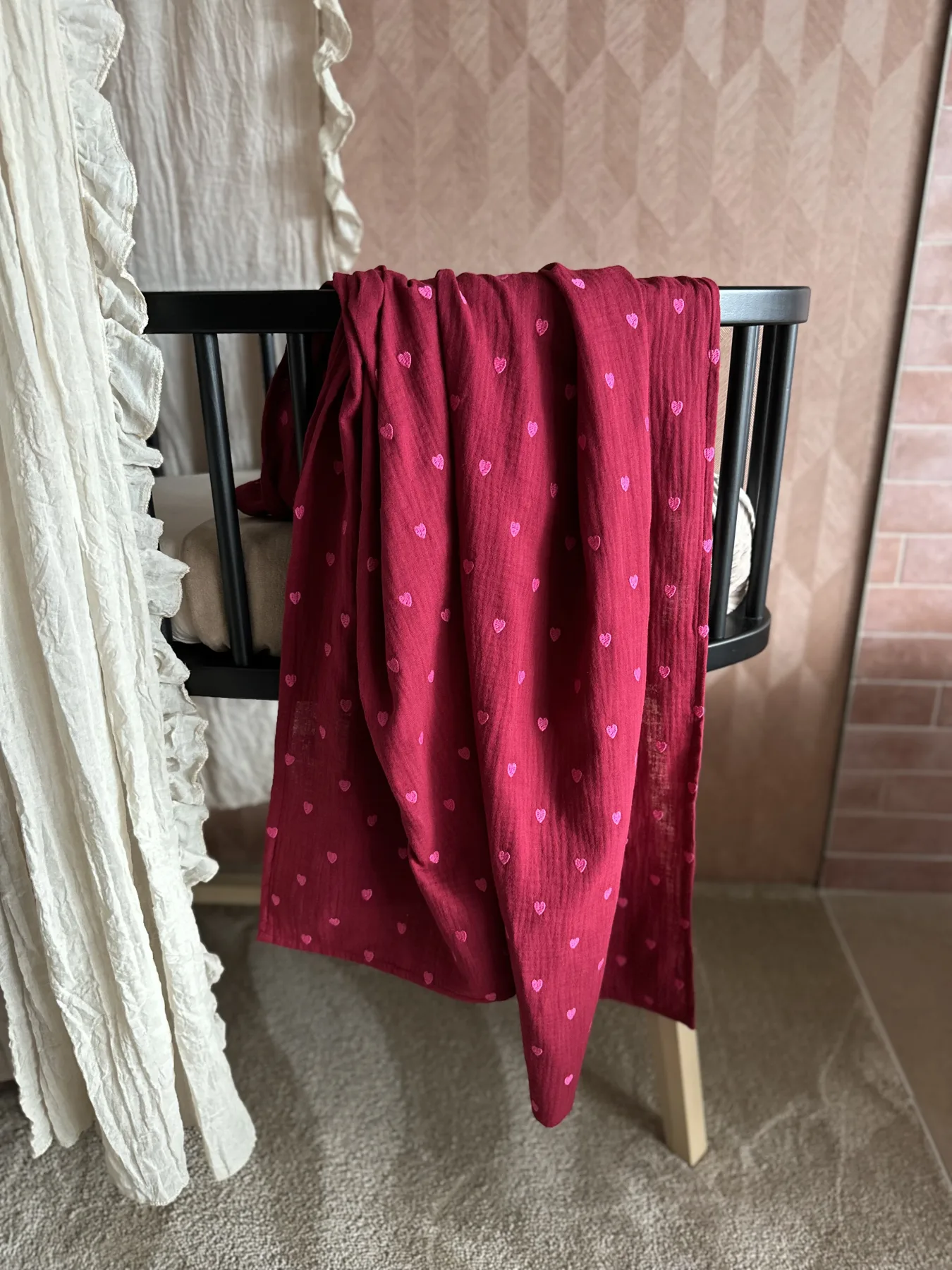 Hydrofiele doek  - Broderie hartjes Fuchsia 