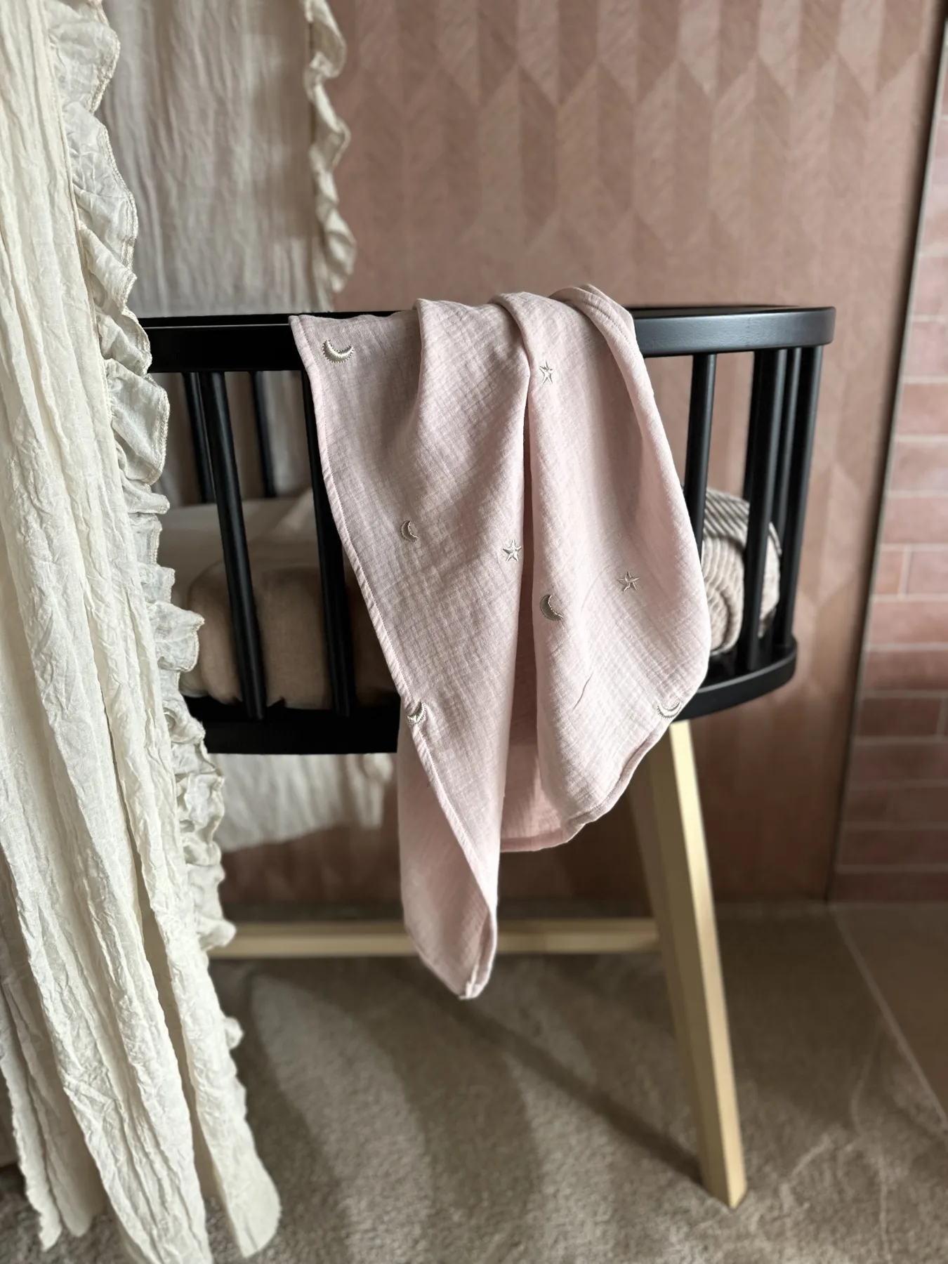 Hydrofiele doek - Geborduurde maan/sterren Roze